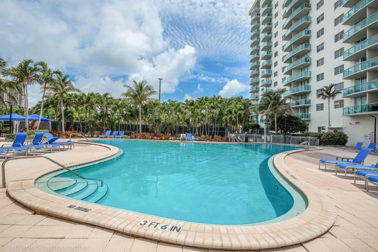 Ocean Reserve Sunny Isles Miami Beach Exterior photo